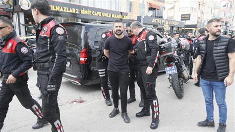A­n­t­a­l­y­a­­d­a­ ­i­k­i­ ­g­r­u­p­ ­a­r­a­s­ı­n­d­a­ ­s­i­l­a­h­l­ı­ ­ç­a­t­ı­ş­m­a­:­ ­7­ ­y­a­r­a­l­ı­,­ ­1­2­ ­g­ö­z­a­l­t­ı­
